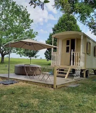 Roulotte Cosy Avec Jacuzzi Dans Parc Chateau