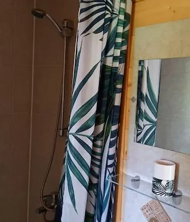 Casa vacanze Roulotte Cosy Avec Jacuzzi Dans Parc Chateau